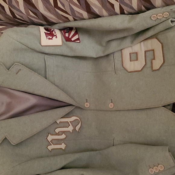 Blazer - Picture 3 of 3